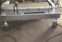 臥式螺旋卸料沉降離心機(jī)